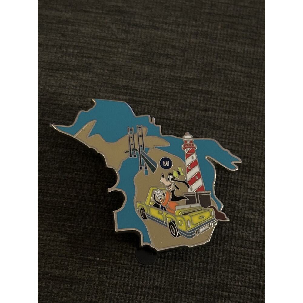 Disney Mystery Pin 2018 American Adventure Limited Release Goofy Michigan DLR LE